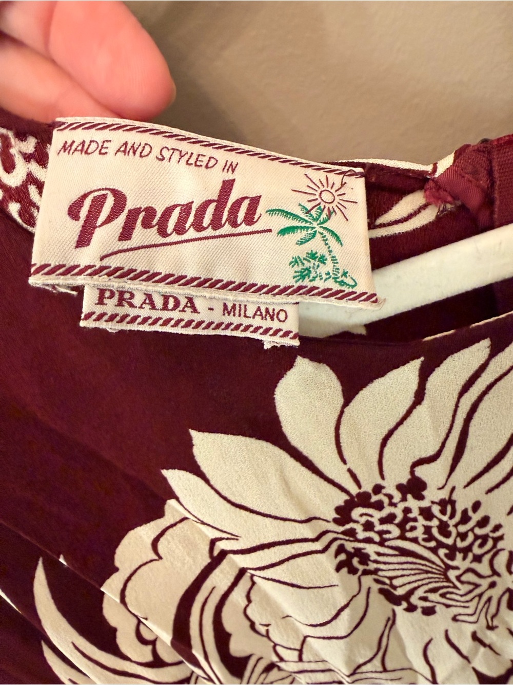 Prada - Picture 2 of 3